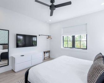 Larkshine House at Lunara Bay - Key West - Bedroom