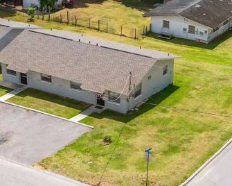 Cozy 2 Bedroom home, Dade City! #1 - Dade City - Edificio