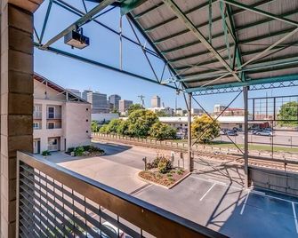 Riverfront Condo Centrally located Near DT - Nashville - Balcon