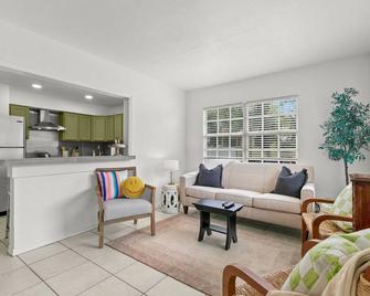 New Bayside Breeze - Charming Apt Near Bayshore - Tampa - Sala