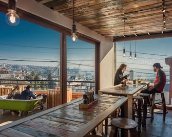 Hotel Winebox Valparaiso - Вальпараїсо - Балкон