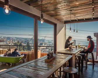 Hotel Winebox Valparaiso - Valparaíso - Balcón