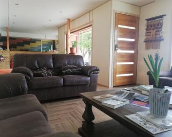 Hostal Baquedano - Puerto Natales - Living room