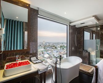 Adaline Hotel & Suite - Da Nang - Casa de banho