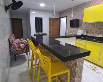 House in the center of Maragogi practically by the sea - Maragogi - Kitchen