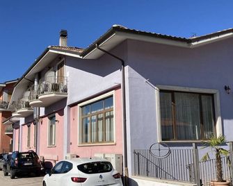 Residence Le Ginestre three-room apartment No. 1 sleeps 4 - Avezzano - Edificio