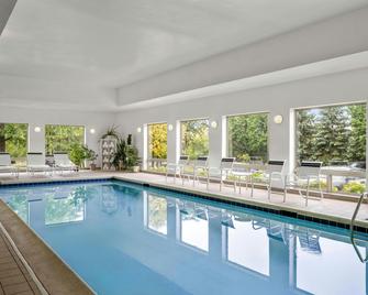 Residence Inn by Marriott Chicago Naperville/Warrenville - Warrenville - Pool