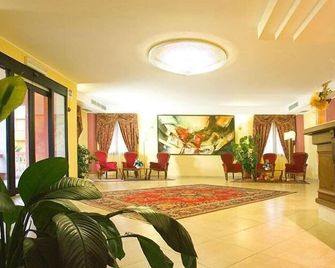 Albergo La Madonnina - Buddusò - Recepción