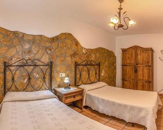 Nice Home In Mecina Bombarón With Wifi - Alpujarra de la Sierra - Habitación