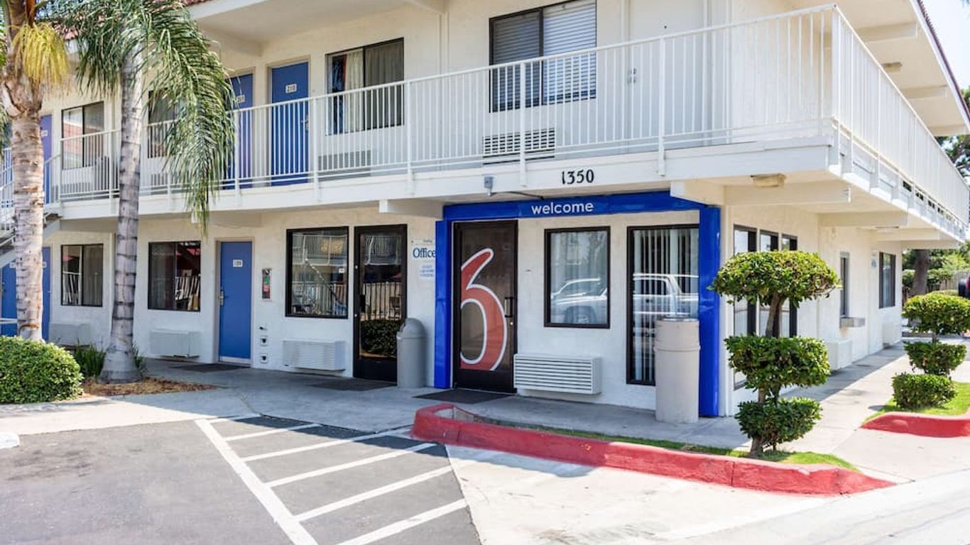 Motel 6 Bakersfield, Ca - Convention Center