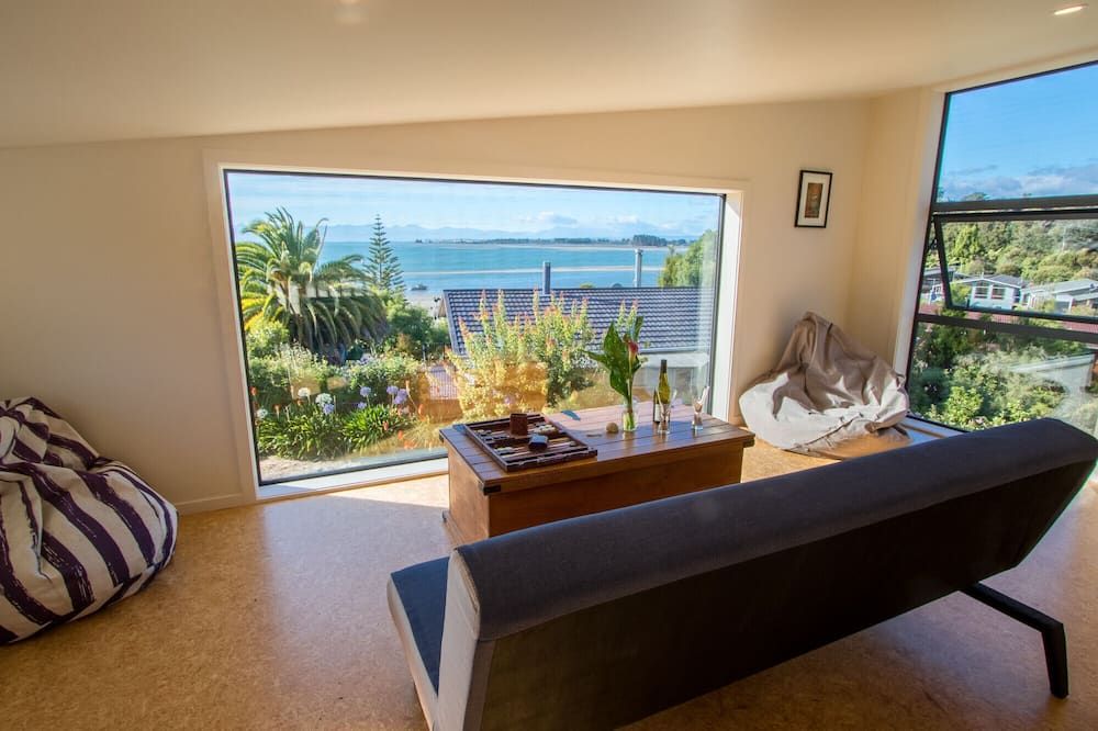 Tapu Bay Treasure - Kaiteriteri Holiday Home - קאיטריטרי - סלון