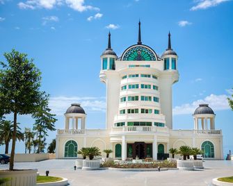 Castello Mare Hotel & Wellness Resort - Kobuleti - Edificio