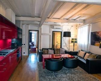 Le B. Suites, Chambres & Restaurant - Riquewihr - Sala de estar