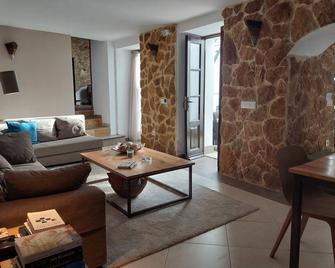 Medina Sidonia, luxury historic modern townhouse, swimming pool, terraces, sea view. - Medina-Sidonia - Huiskamer