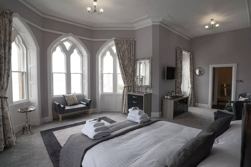 Mellington Hall Country House Hotel - Montgomery - Bedroom