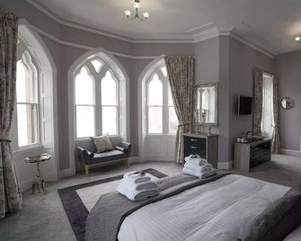 Mellington Hall Country House Hotel - Montgomery - Bedroom