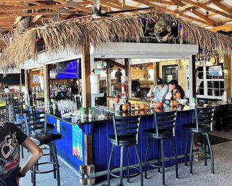 Charming home in Zephyrhills! - Zephyrhills - Bar