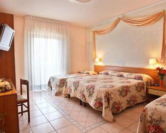 Hotel Acquario - Campomarino - Camera da letto