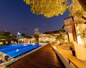 Kochira - Nong Kae - Piscina