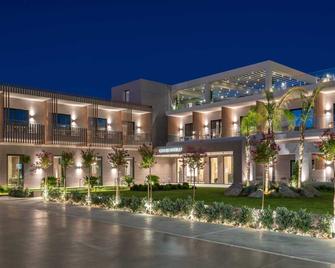 Grand Patelli - Myrina - Building