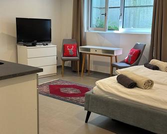 Souterrain Wohnung in Exklusiver Villa Nähe Nymphenburger Schlosspark - Muy-ních - Phòng ngủ