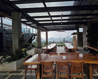 Pariban Hotel - Berastagi - Restaurant