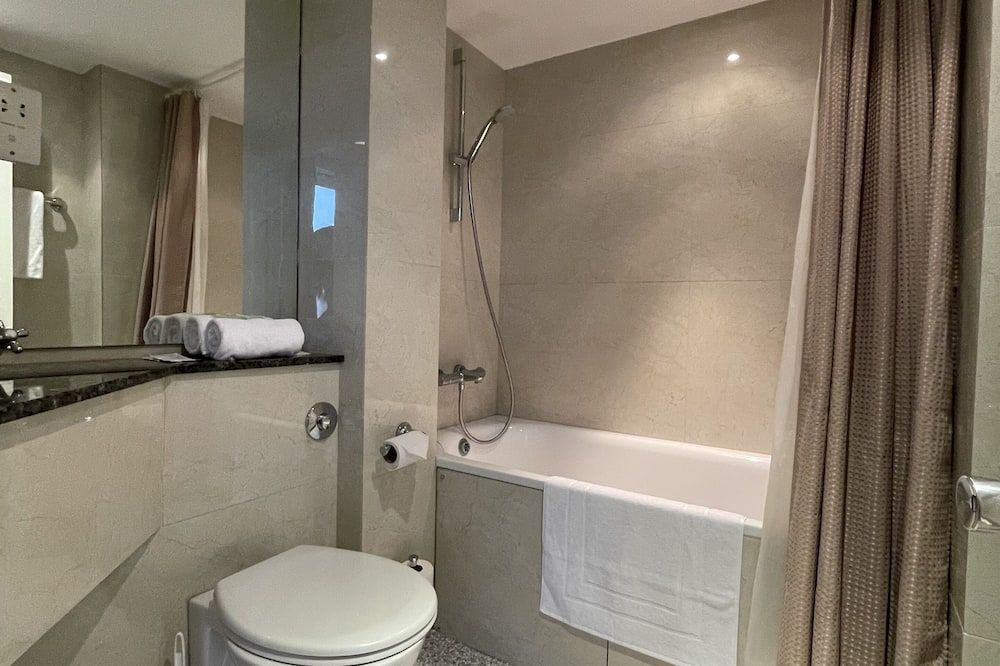 Shandon Hotel - Richmond - Bathroom