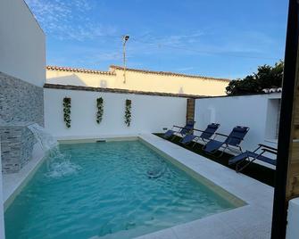 Casa da Matriz is the ideal place to rest or for your business trip. - Vidigueira - Pool