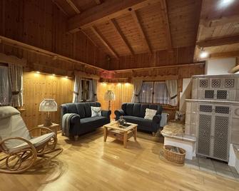 Alpenstil Chalet im wunderschönen Wiedtal - Hausen (Wied) - Sala de estar
