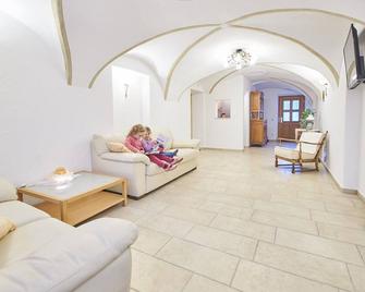 Apartment Oberstadel 52 sqm for 1-4 persons barrier-free - Altötting - Wohnzimmer