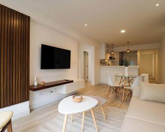 Capac By Wynwood House - Lima - Living room