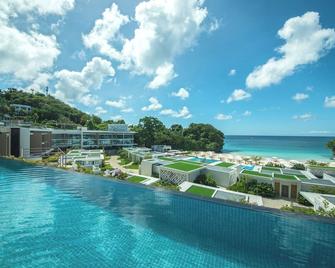 Crimson Resort and Spa Boracay - Boracay - Pool