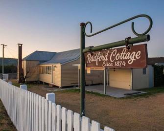 The Radford Couples Cottage Heart of Stanthorpe - Stanthorpe - Building