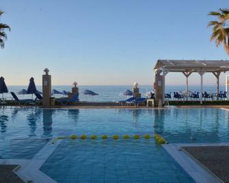 Marina Sands - Agia Marina - Piscina