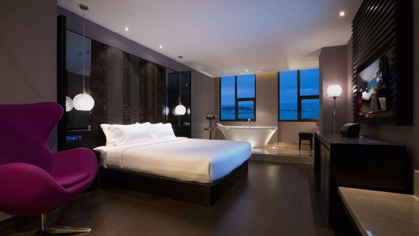 Crystal Orange Hotel Qingdao May Fourth Square Seaview Branch