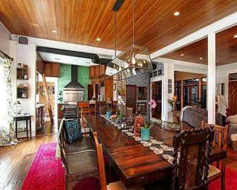 Unique Historic Showpiece Home 6K sq ft. 4 living/ent areas, hot tub on balcony - Houston - Dining room