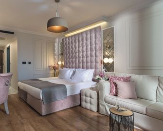 Casa di Fiore SPA and Medical Hotel, Mineral Pools & Private Beach - Kranevo