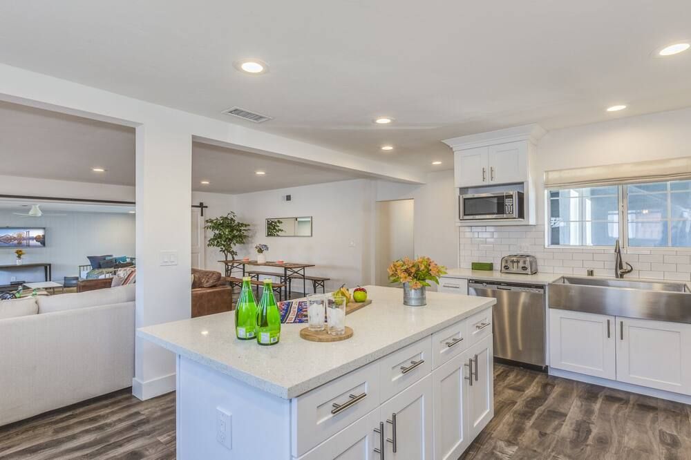 F-53 Trenton - Anaheim - Kitchen