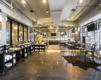 Maple Hotel Grogol - ג'קרטה - מסעדה