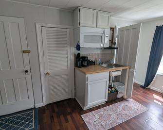 Modern Studio in Oswego - Walk to Lake & Shops - Oswego - Keuken