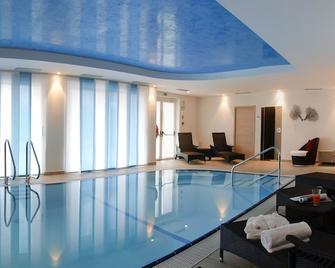 Hotel Garnì Corallo - Nago–Torbole - בריכה