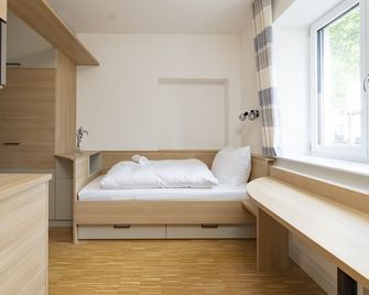 Henrys Sleeping am Augsburger Eiskanal - Augsburg - Schlafzimmer