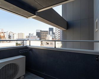 Best Residence Kujo - Osaka - Balcony