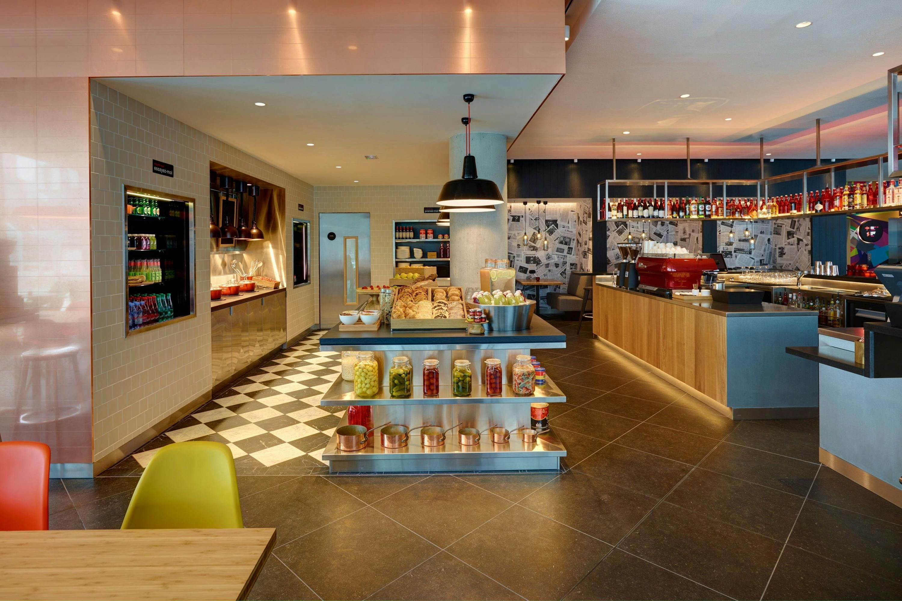 citizenM Paris La Defense - פוטאו - בר