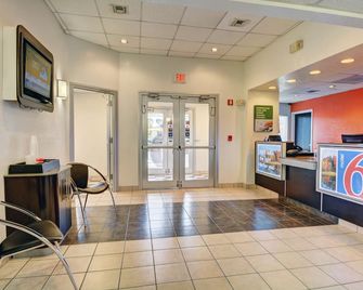 Motel 6 Seekonk, Ma - Providence East - Seekonk - Lobby
