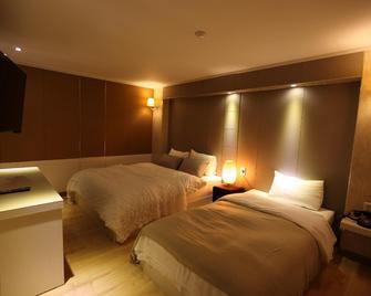 Namwon River Hotel - Namwon - Habitación
