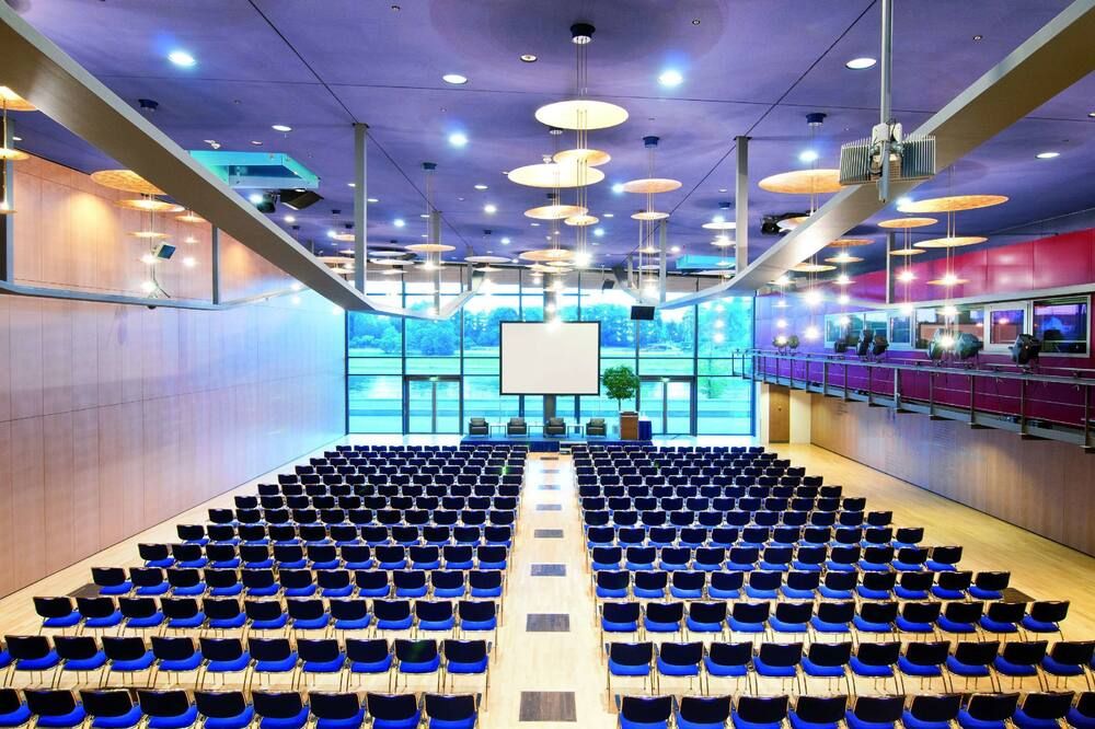 Conference room view of Maritim Hotel & Internationales Congress Center Dresden