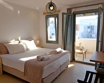 La Maltese Central - Naousa - Bedroom
