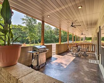 Beautiful Bull Shoals Retreat with Lake View! - Bull Shoals - Patio