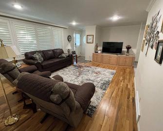 Betty's Place - Idaho Falls - Sufragerie